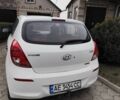 Белый Хендай и20, объемом двигателя 1.1 л и пробегом 195 тыс. км за 5700 $, фото 1 на Automoto.ua