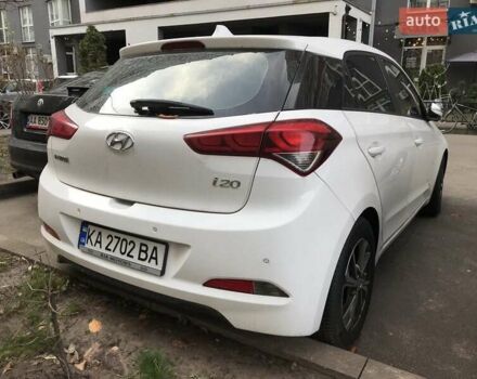 Белый Хендай и20, объемом двигателя 1.1 л и пробегом 120 тыс. км за 8400 $, фото 2 на Automoto.ua