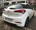 Белый Хендай и20, объемом двигателя 1.1 л и пробегом 120 тыс. км за 8400 $, фото 2 на Automoto.ua