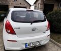 Белый Хендай и20, объемом двигателя 1.1 л и пробегом 195 тыс. км за 5700 $, фото 1 на Automoto.ua