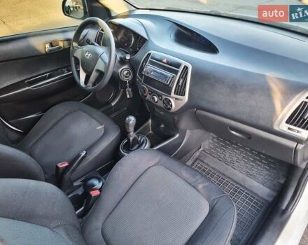 Белый Хендай и20, объемом двигателя 1.4 л и пробегом 135 тыс. км за 5999 $, фото 35 на Automoto.ua