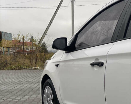 Білий Хендай і20, об'ємом двигуна 1.12 л та пробігом 260 тис. км за 5900 $, фото 23 на Automoto.ua