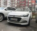 Белый Хендай и20, объемом двигателя 1.1 л и пробегом 120 тыс. км за 8400 $, фото 4 на Automoto.ua