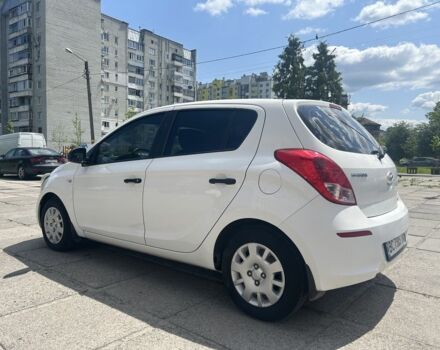 Белый Хендай и20, объемом двигателя 1.1 л и пробегом 188 тыс. км за 6250 $, фото 4 на Automoto.ua