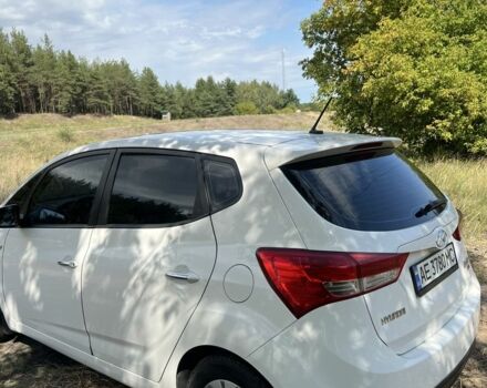 Белый Хендай и20, объемом двигателя 1.1 л и пробегом 2 тыс. км за 5600 $, фото 8 на Automoto.ua