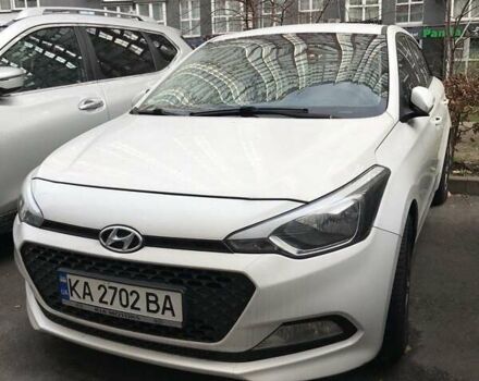Белый Хендай и20, объемом двигателя 1.1 л и пробегом 120 тыс. км за 8400 $, фото 1 на Automoto.ua