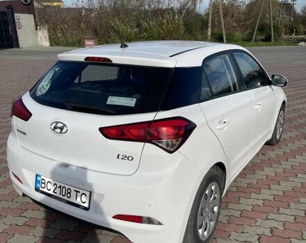 Белый Хендай и20, объемом двигателя 1.12 л и пробегом 237 тыс. км за 7700 $, фото 2 на Automoto.ua