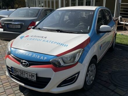 Белый Хендай и20, объемом двигателя 1.4 л и пробегом 210 тыс. км за 5700 $, фото 1 на Automoto.ua