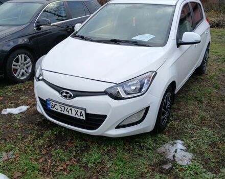 Белый Хендай и20, объемом двигателя 1.25 л и пробегом 218 тыс. км за 5500 $, фото 1 на Automoto.ua
