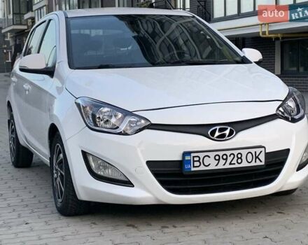 Белый Хендай и20, объемом двигателя 1.3 л и пробегом 290 тыс. км за 3850 $, фото 1 на Automoto.ua