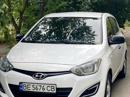 Хендай и20 2012 в Николаеве на Automoto.ua Белый Хендай и20, объемом двигателя 1.25 л и пробегом 182 тыс. км за 5700 $, фото 1 на Automoto.ua