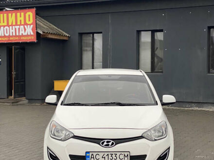Білий Хендай і20, об'ємом двигуна 1.12 л та пробігом 260 тис. км за 5900 $, фото 1 на Automoto.ua