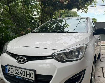 Белый Хендай и20, объемом двигателя 1.25 л и пробегом 260 тыс. км за 5700 $, фото 1 на Automoto.ua