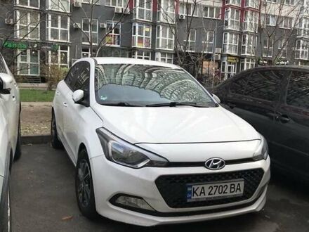 Белый Хендай и20, объемом двигателя 1.1 л и пробегом 120 тыс. км за 8400 $, фото 1 на Automoto.ua