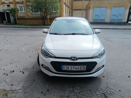 Хендай и20 2015 в Славутиче на Automoto.ua Белый Хендай и20, объемом двигателя 1.1 л и пробегом 232 тыс. км за 7500 $, фото 1 на Automoto.ua