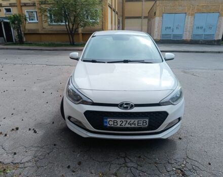 Белый Хендай и20, объемом двигателя 1.1 л и пробегом 232 тыс. км за 7500 $, фото 1 на Automoto.ua