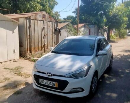 Белый Хендай и20, объемом двигателя 1.12 л и пробегом 175 тыс. км за 8000 $, фото 1 на Automoto.ua