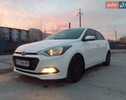 Белый Хендай и20, объемом двигателя 1.12 л и пробегом 130 тыс. км за 8200 $, фото 1 на Automoto.ua