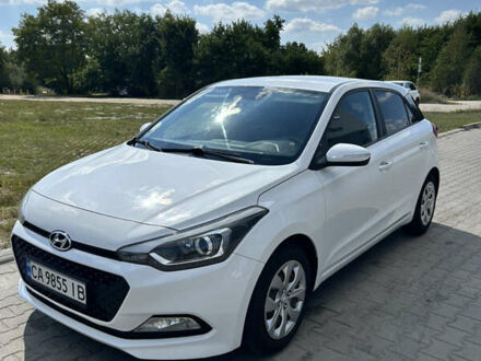 Хендай и20 2016 в Черкассах на Automoto.ua Белый Хендай и20, объемом двигателя 1.1 л и пробегом 241 тыс. км за 7500 $, фото 1 на Automoto.ua