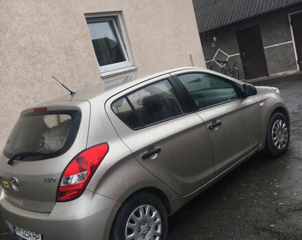 Хендай и20 2011 в Житомире на Automoto.ua Бежевый Хендай и20, объемом двигателя 1.25 л и пробегом 188 тыс. км за 5400 $, фото 4 на Automoto.ua