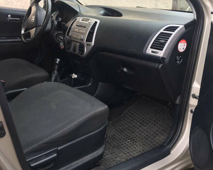 Хендай и20 2011 в Житомире на Automoto.ua Бежевый Хендай и20, объемом двигателя 1.25 л и пробегом 188 тыс. км за 5400 $, фото 11 на Automoto.ua