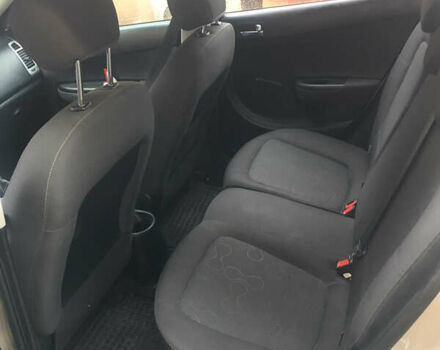 Хендай и20 2011 в Житомире на Automoto.ua Бежевый Хендай и20, объемом двигателя 1.25 л и пробегом 188 тыс. км за 5400 $, фото 12 на Automoto.ua