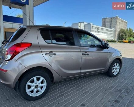 Бежевий Хендай і20, об'ємом двигуна 1.37 л та пробігом 85 тис. км за 8500 $, фото 5 на Automoto.ua