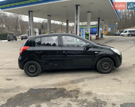Чорний Хендай і20, об'ємом двигуна 1.25 л та пробігом 185 тис. км за 4500 $, фото 5 на Automoto.ua