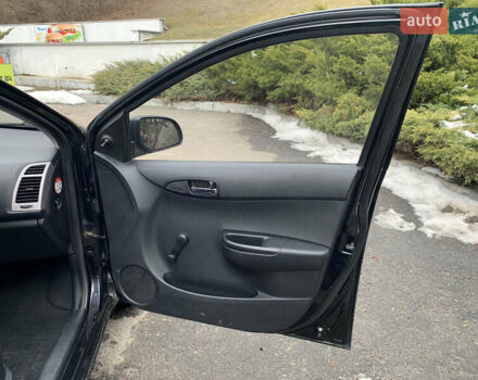 Чорний Хендай і20, об'ємом двигуна 1.25 л та пробігом 185 тис. км за 4500 $, фото 16 на Automoto.ua