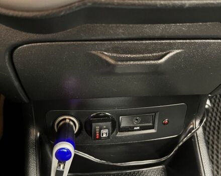 Черный Хендай и20, объемом двигателя 1.2 л и пробегом 184 тыс. км за 5000 $, фото 6 на Automoto.ua