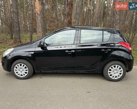 Черный Хендай и20, объемом двигателя 1.25 л и пробегом 118 тыс. км за 5700 $, фото 1 на Automoto.ua