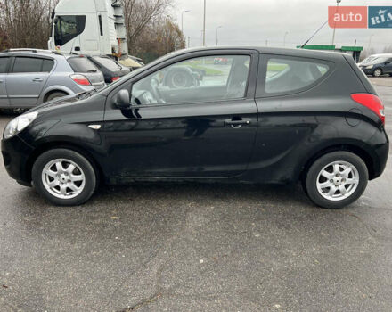 Черный Хендай и20, объемом двигателя 1.25 л и пробегом 165 тыс. км за 5100 $, фото 1 на Automoto.ua