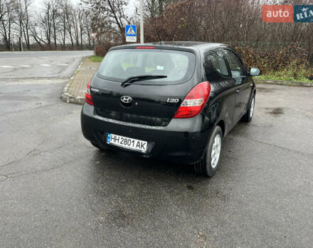 Черный Хендай и20, объемом двигателя 1.25 л и пробегом 165 тыс. км за 5100 $, фото 2 на Automoto.ua