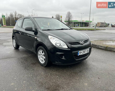 Черный Хендай и20, объемом двигателя 1.25 л и пробегом 165 тыс. км за 5100 $, фото 4 на Automoto.ua