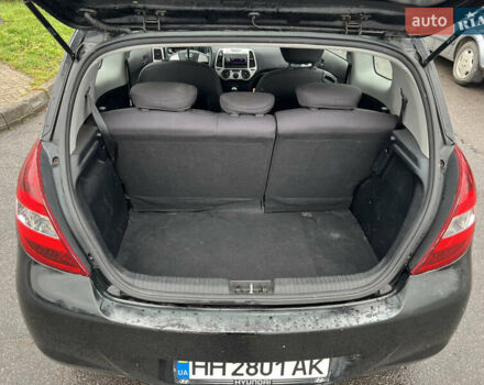 Черный Хендай и20, объемом двигателя 1.25 л и пробегом 165 тыс. км за 5100 $, фото 9 на Automoto.ua