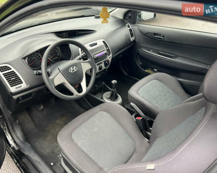 Черный Хендай и20, объемом двигателя 1.25 л и пробегом 165 тыс. км за 5100 $, фото 8 на Automoto.ua