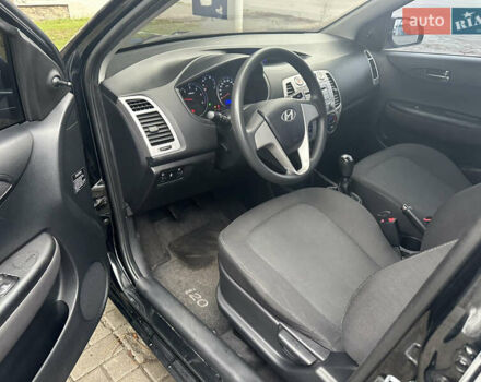 Черный Хендай и20, объемом двигателя 1.4 л и пробегом 186 тыс. км за 3700 $, фото 12 на Automoto.ua