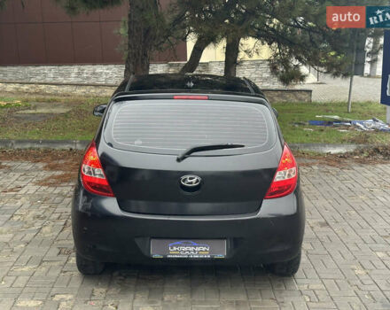 Черный Хендай и20, объемом двигателя 1.4 л и пробегом 186 тыс. км за 3700 $, фото 8 на Automoto.ua