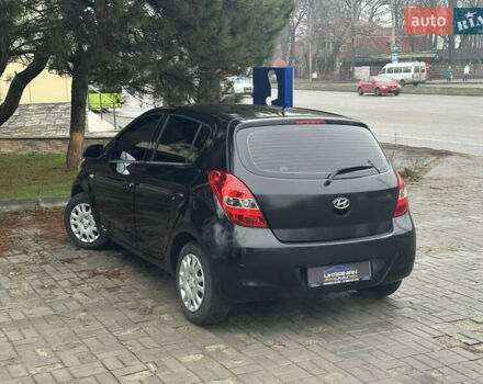 Черный Хендай и20, объемом двигателя 1.4 л и пробегом 186 тыс. км за 3700 $, фото 6 на Automoto.ua