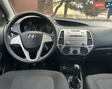 Черный Хендай и20, объемом двигателя 1.4 л и пробегом 186 тыс. км за 3700 $, фото 19 на Automoto.ua