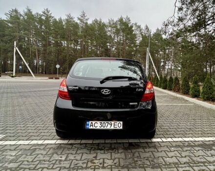 Черный Хендай и20, объемом двигателя 1.4 л и пробегом 216 тыс. км за 4950 $, фото 5 на Automoto.ua