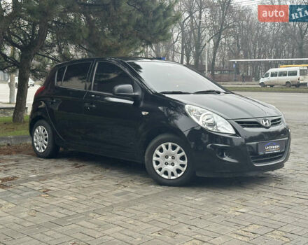 Черный Хендай и20, объемом двигателя 1.4 л и пробегом 186 тыс. км за 3700 $, фото 4 на Automoto.ua