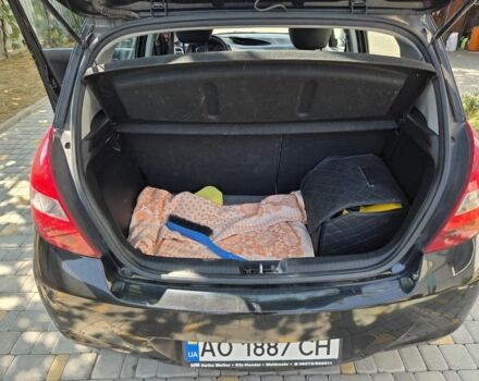 Черный Хендай и20, объемом двигателя 1 л и пробегом 169 тыс. км за 5200 $, фото 2 на Automoto.ua