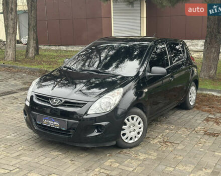 Черный Хендай и20, объемом двигателя 1.4 л и пробегом 186 тыс. км за 3700 $, фото 1 на Automoto.ua