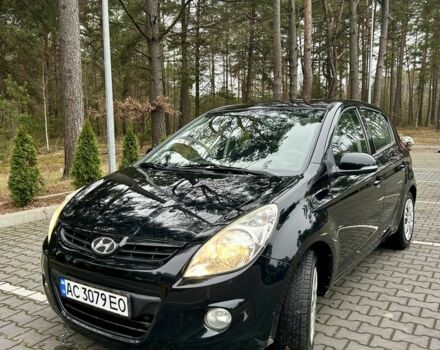 Черный Хендай и20, объемом двигателя 1.4 л и пробегом 216 тыс. км за 4950 $, фото 2 на Automoto.ua