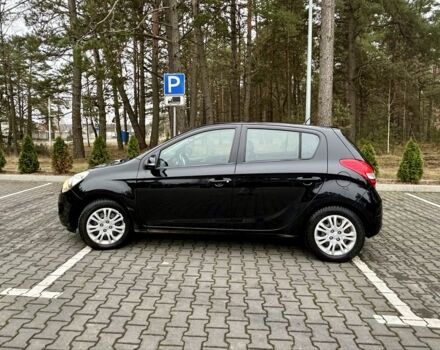 Черный Хендай и20, объемом двигателя 1.4 л и пробегом 216 тыс. км за 4950 $, фото 3 на Automoto.ua