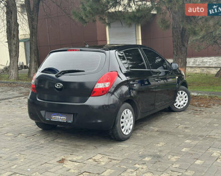Черный Хендай и20, объемом двигателя 1.4 л и пробегом 186 тыс. км за 3700 $, фото 10 на Automoto.ua