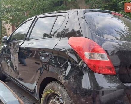 Хендай и20 2012 в Овруче на Automoto.ua Черный Хендай и20, объемом двигателя 1.2 л и пробегом 220 тыс. км за 2200 $, фото 9 на Automoto.ua