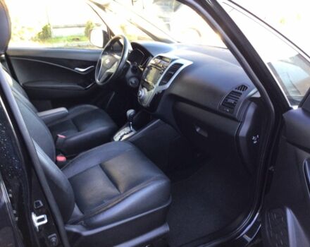 Черный Хендай и20, объемом двигателя 1.6 л и пробегом 175 тыс. км за 10900 $, фото 6 на Automoto.ua