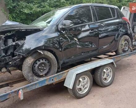 Хендай и20 2012 в Овруче на Automoto.ua Черный Хендай и20, объемом двигателя 1.2 л и пробегом 220 тыс. км за 2200 $, фото 4 на Automoto.ua
